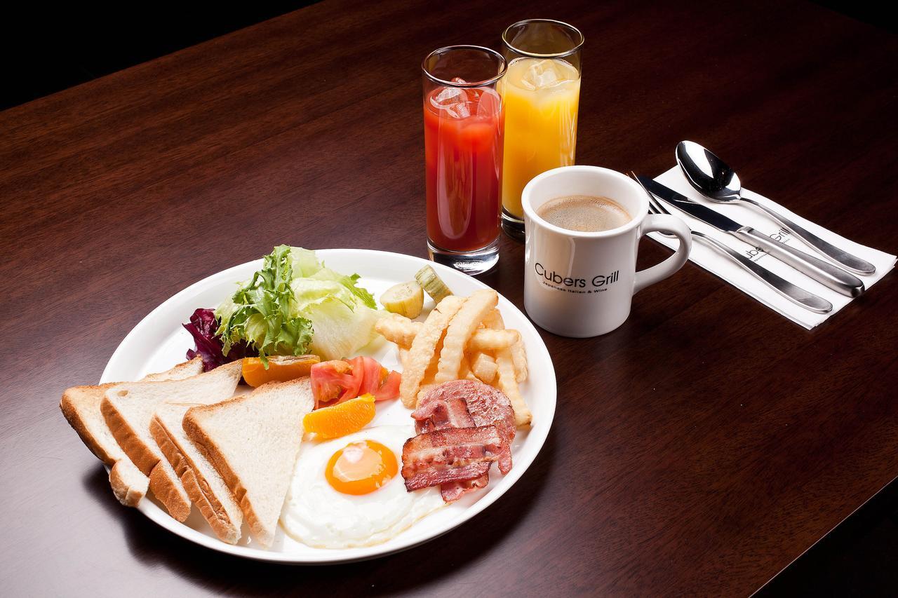 Hotel Avenue Changwon Bagian luar foto